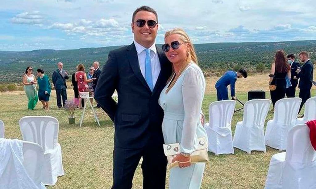¡Fin de semana de boda! Belén Esteban y su marido Miguel irradian amor en el pueblo de Zaorejas