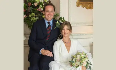 El duque de Roxburghe, antiguo compañero del príncipe Harry y soltero de oro de la aristocracia inglesa, celebra su boda