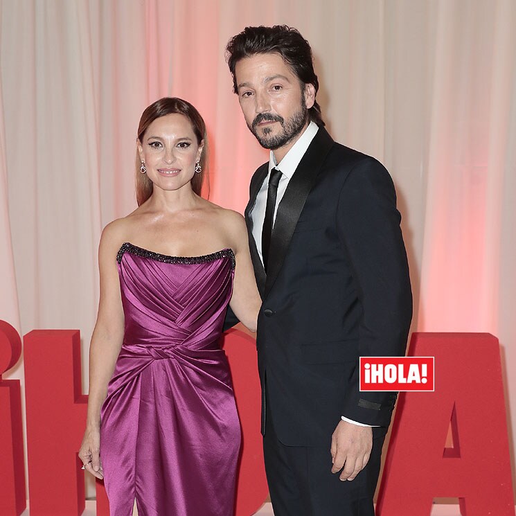 Diego Luna posa por primera vez con su pareja, Marina Tavira, en su noche más especial