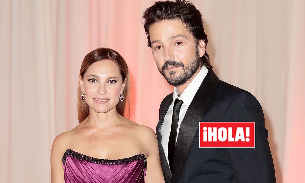 Diego Luna posa por primera vez con su pareja, Marina Tavira, en su noche más especial