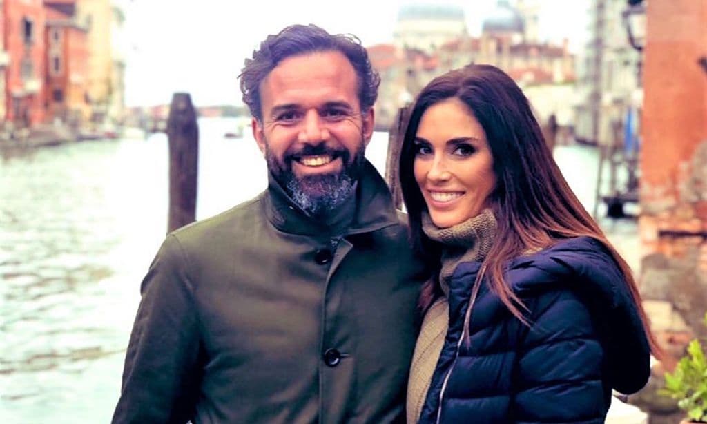 Periodista, 26 años junto a ella y tremendamente discreto, así es Carlos Rodríguez, el marido de Isabel Rábago 