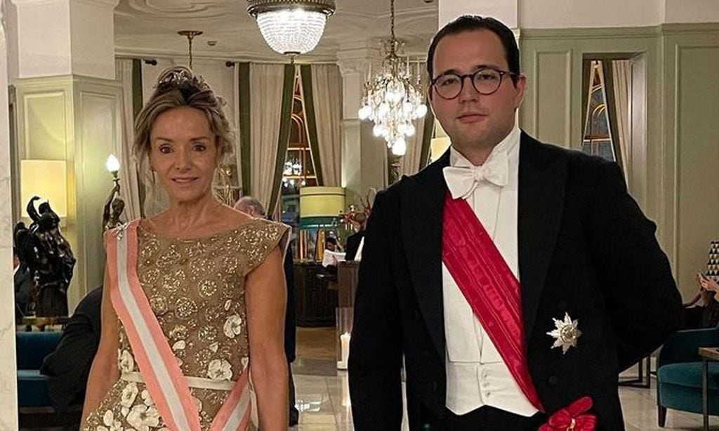 Miriam Ungría, una princesa de cuento con vestido de Alta Costura, tiara y joyas diseñadas por ella misma