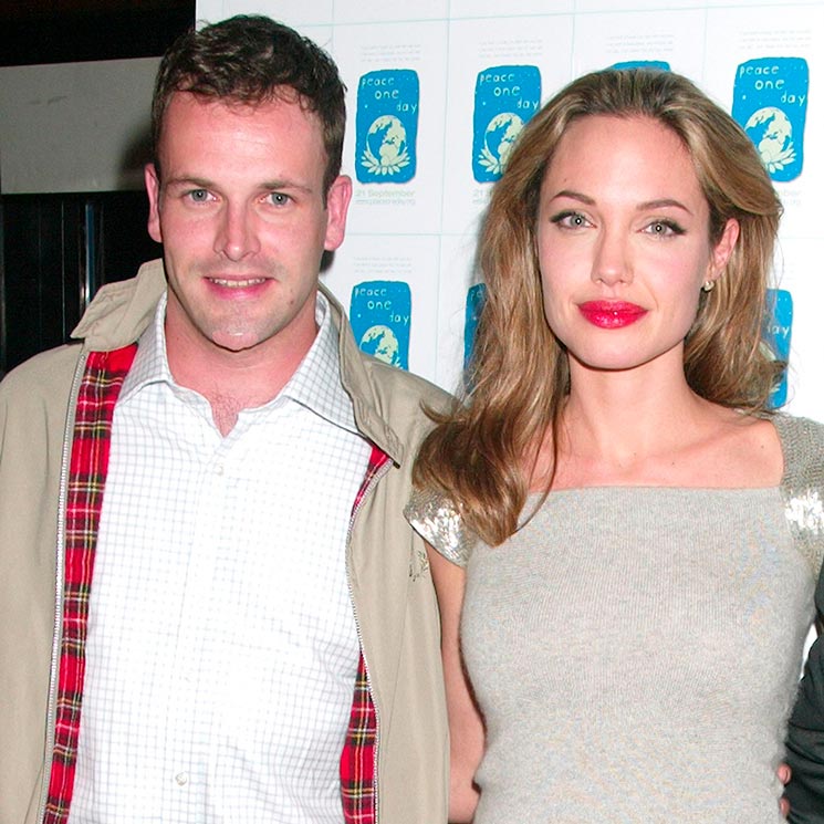 Angelina Jolie revive aquellos maravillosos años junto a su primer marido, Jonny Lee Miller, en una nueva cita