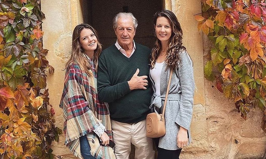 ¡La familia es lo primero! Isabelle Junot hace turismo con su padre y su hermana por Segovia
