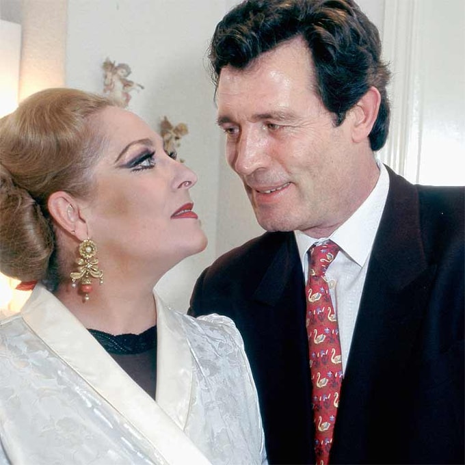 De su boda con Curro Romero a la gran historia de amor con Ramiro Oliveros, su segundo marido