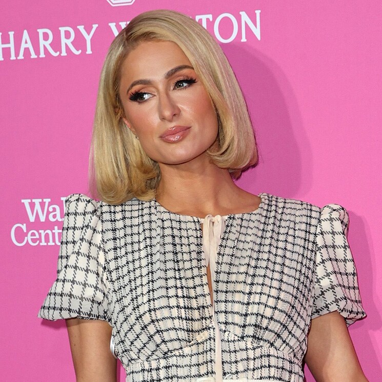 ¡De cuento y fantasía! Paris Hilton celebra su despedida de soltera como 'Alicia en el país de las maravillas'