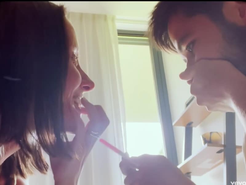 Camilo descubre que va a ser padre