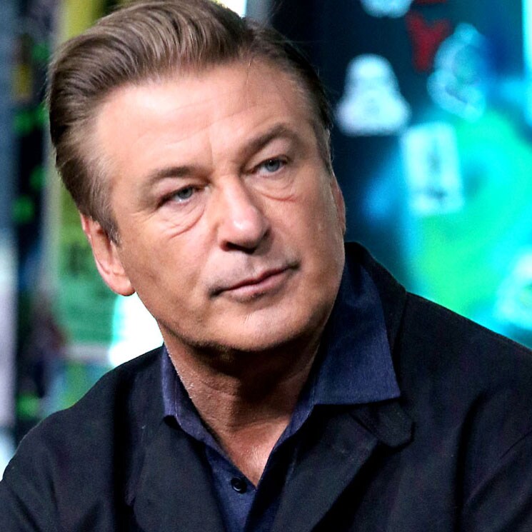 El asistente que entregó el arma mortal a Alec Baldwin fue despedido de otro rodaje por un hecho similar