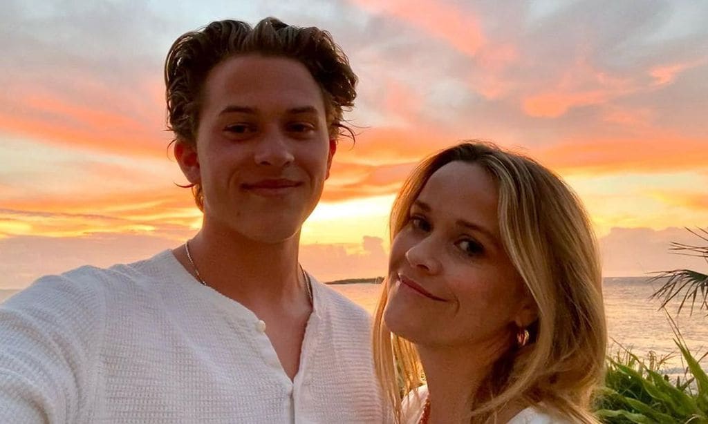 Productor musical, muy unido a su familia... así es Deacon, el hijo de Reese Witherspoon que ha cumplido 18 años