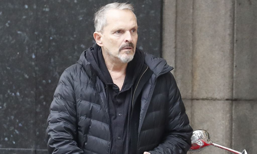 Miguel Bosé recuerda la difícil relación con su padre y el safari que casi le cuesta la vida cuando era un niño