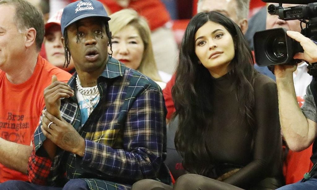 Kylie Jenner y Travis Scott se pronuncian por primera vez sobre la tragedia ocurrida en el concierto del rapero