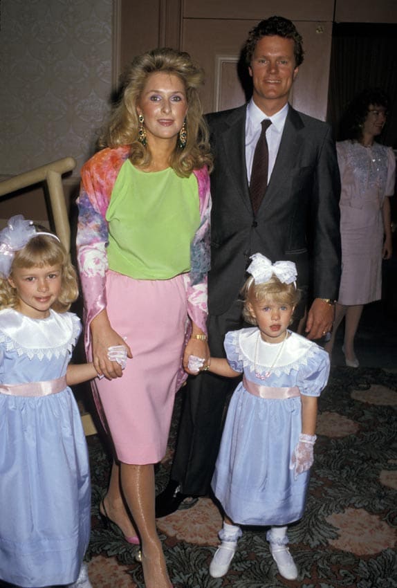 Paris Hilton, su hermana Nicky y sus padres