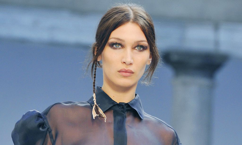 Bella Hadid cuenta entre lágrimas sus problemas de salud mental y cómo ha aprendido a superarlos