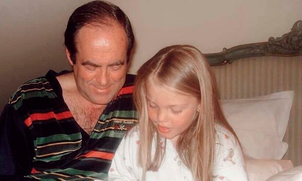 Sofía Bono, orgullosa de su adopción, como otros muchos hijos de 'celebrities' que han contado también su historia