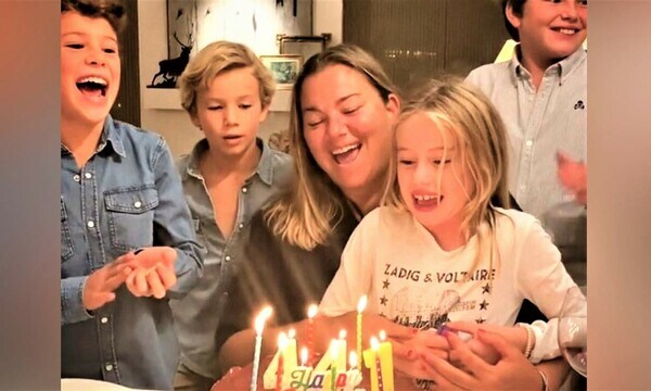 ¡Qué divertida locura! Caritina Goyanes sopla las velas y los niños de la familia le cantan el ‘Cumpleaños Feliz' 