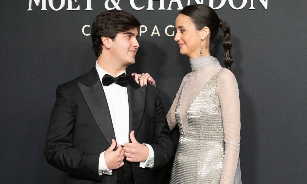 Victoria de Marichalar y Jorge Bárcenas ya posan juntos y enamorados en la alfombra roja