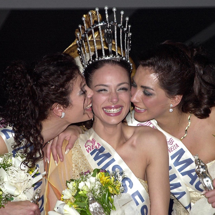 Eva González recuerda la divertida reacción de su madre al verla con la corona de Miss España