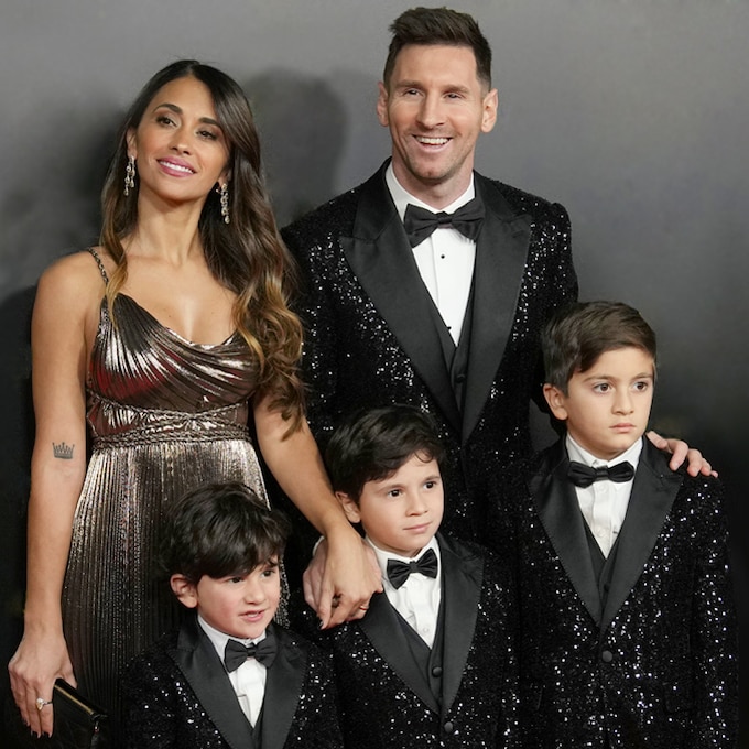 El inusual posado navideño de Leo Messi y Antonela Roccuzzo con sus tres hijos