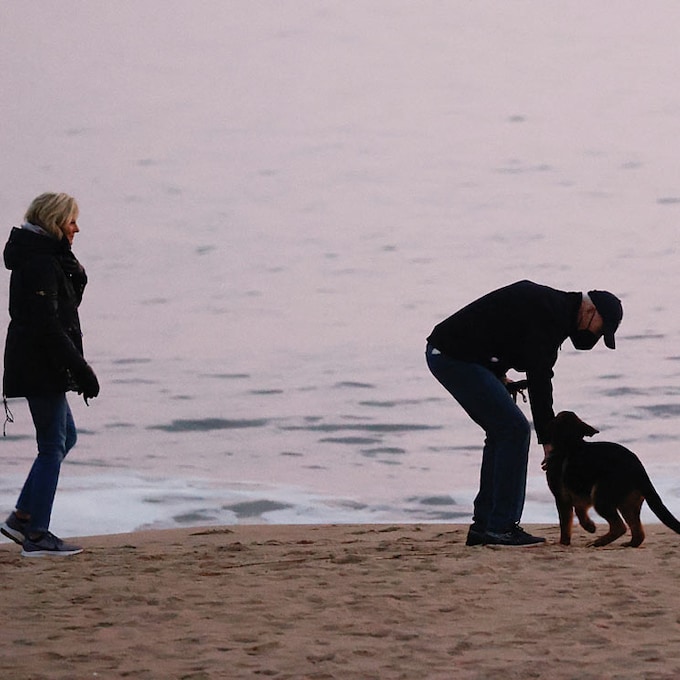 Las simpáticas imágenes de Joe Biden jugando con Commander, su nuevo cachorro de pastor alemán
