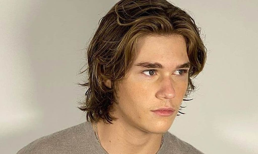 Aurelius Cy, el atractivo hijo menor de Elle MacPherson, pide paso en el mundo de la moda