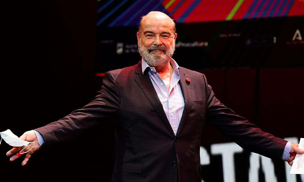 Antonio Resines continúa ingresado pero 'está remontando'