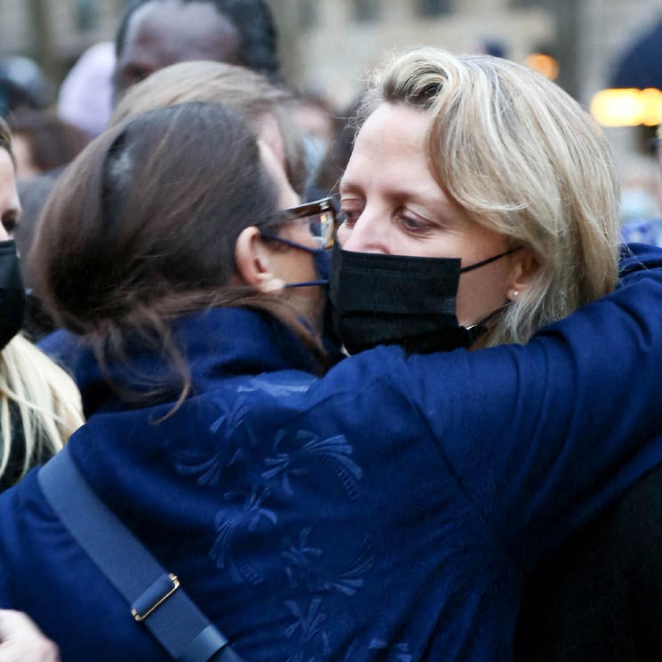 Amelia de Borbón y Parma, exmujer de Igor Bogdanoff, muy afectada en el funeral de los polémicos gemelos