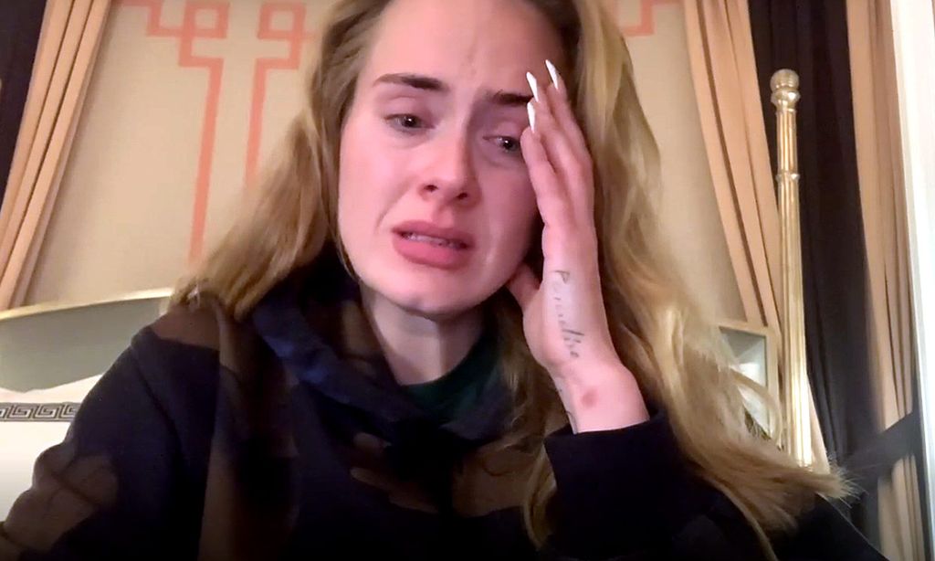Adele hace un importante anuncio entre lágrimas