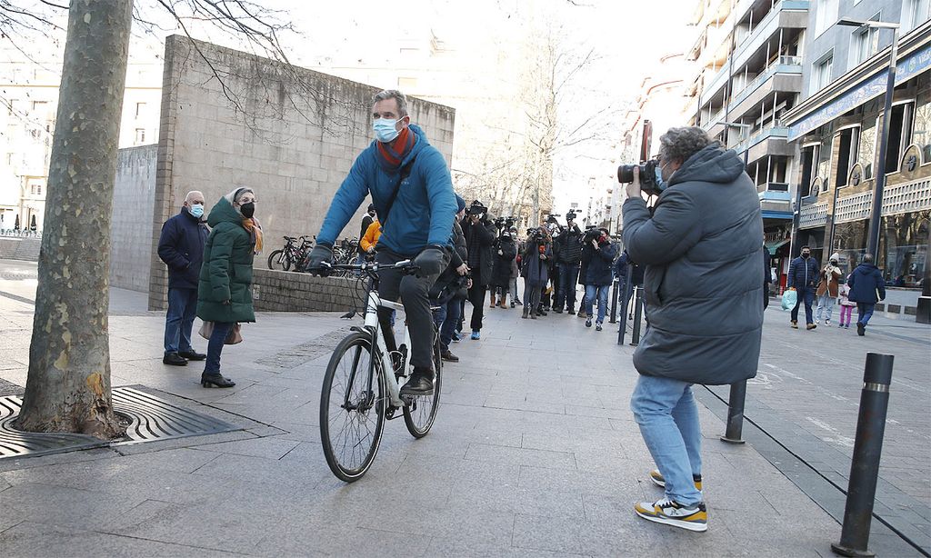 Todo lo que ha ocurrido desde que se publicaron las fotos de Iñaki Urdangarin con Ainhoa Armentia