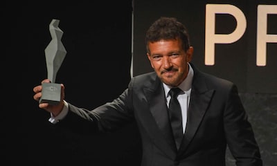 Antonio Banderas, emoción y orgullo andaluz al recibir el premio Carmen en su tierra