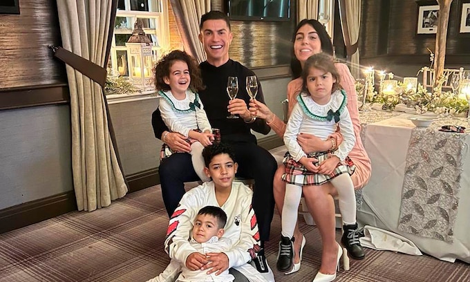 Cristiano cumple 37 años inmensamente feliz junto a Georgina y sus niños mientras espera a los gemelos