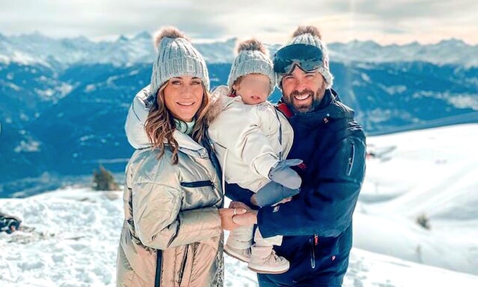 Elena Tablada: sus espectaculares imágenes en los Alpes Suizos junto a su marido y su preciosa hija Camila