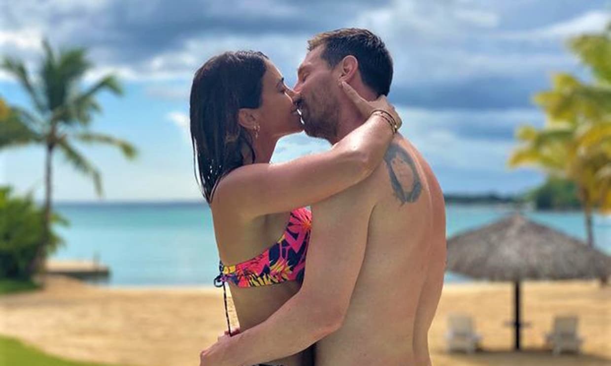  ¡Besándose y desprendiendo amor! Las fotografías más apasionadas de Leo Messi y Antonela Roccuzzo