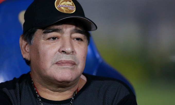 Maradona durante un partido en México