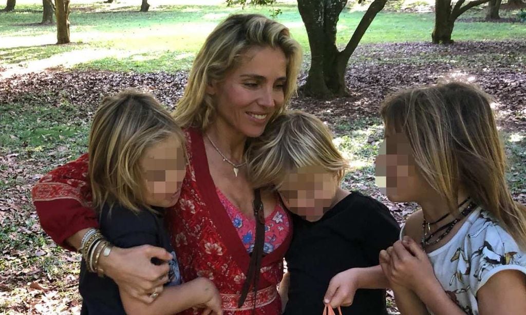 Elsa Pataky y sus tres hijos en el campo