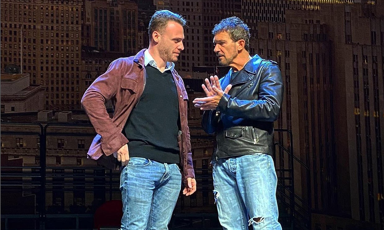 Kerem Bürsin y Antonio Banderas en el Teatro del Soho