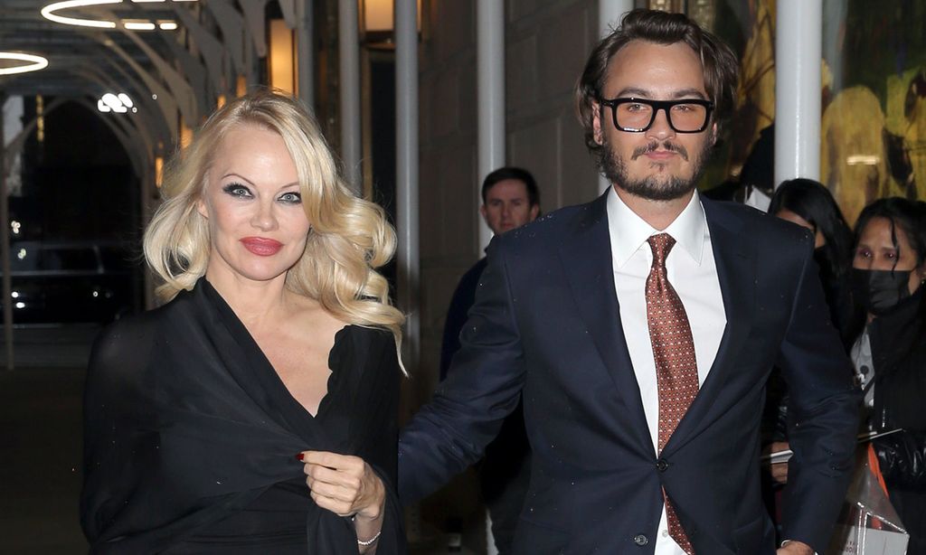 Pamela Anderson presume de su hijo y te contamos todo sobre él