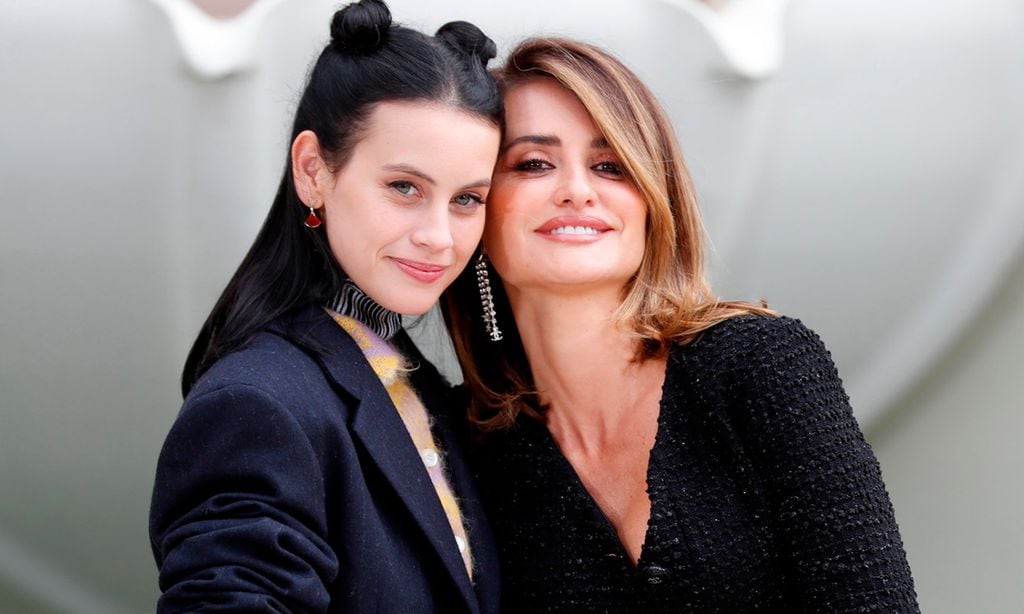 Milena Smit confiesa que Penélope Cruz es una persona maravillosa y se rinde ante ella en su gran noche en Hollywood