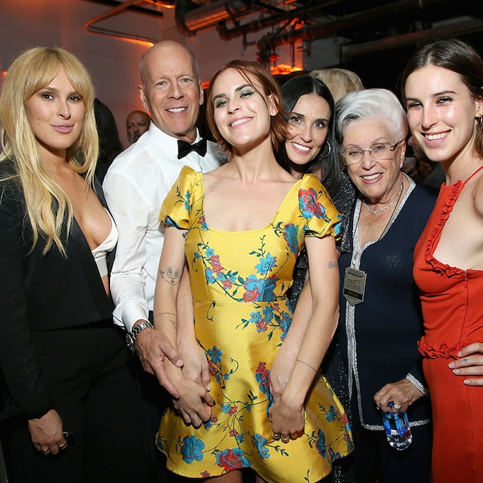 La familia de Bruce Willis, incluida Demi Moore, anuncia la retirada del actor por enfermedad