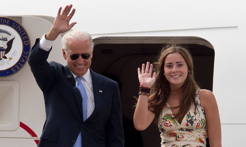 Joe Biden y su nieta mayor, Naomi