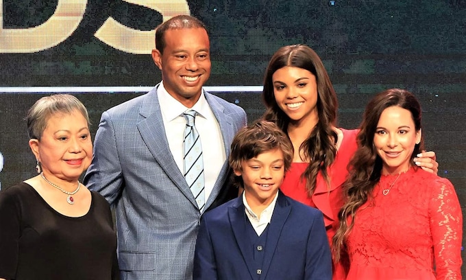 Tiger Woods regresa a la competición tras su grave accidente con el apoyo incondicional de su familia