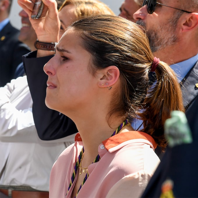 Las lágrimas de Cayetana Rivera junto a su padre en el acto más emotivo de la Semana Santa