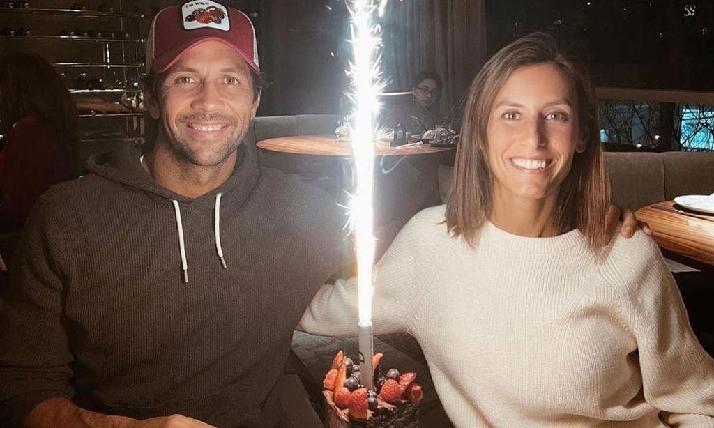 Ana Boyer y Fernando Verdasco con una tarta