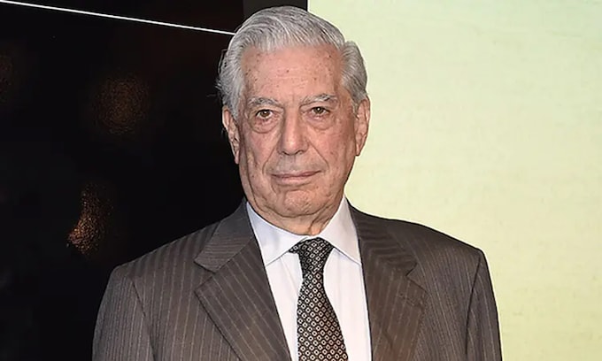 Mario Vargas Llosa ingresado tras su positivo en covid-19