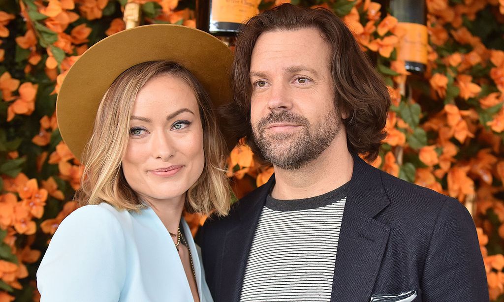 Esto es lo que opina Jason Sudekis sobre el incómodo momento de Olivia Wilde al recibir un documento legal de su parte