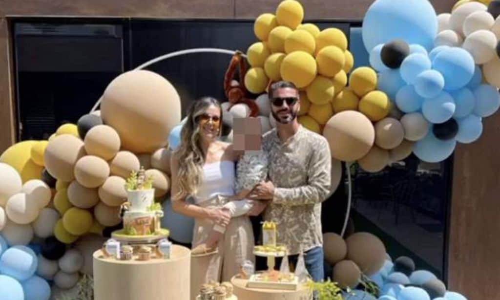 Lorena Gómez y René Ramos posan juntos y felices en el cumpleaños de su hijo