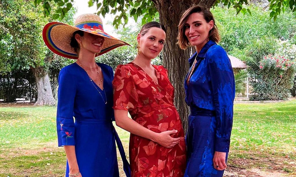 Eugenia y Claudia Osborne, embarazadísima, se van de boda ¡y presumen de sus trajes diseñados por Ana Cristina Portillo!