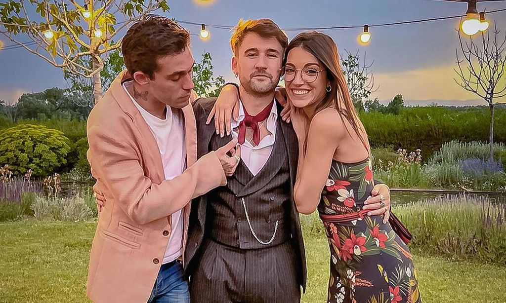 Ana Guerra y Víctor Elías, más enamorados que nunca en la boda de Dani Fernández, excomponente de Auryn