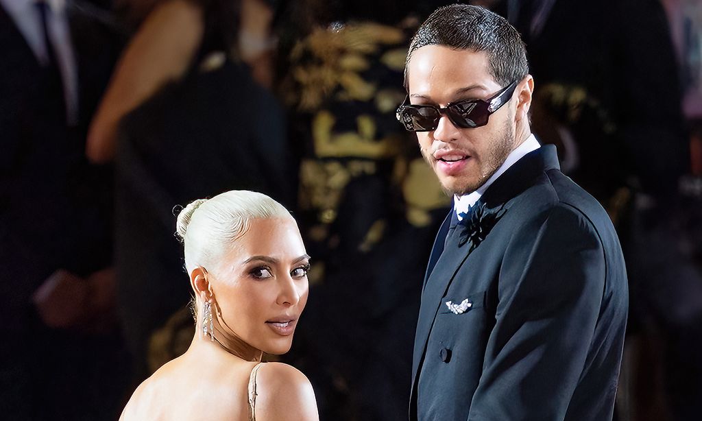 pete davidson y kim kardashian en la met gala