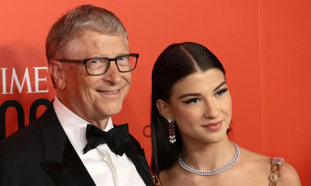 Estudiante de danza, fan de la lectura y los viajes... así es Phoebe, la hija de Bill Gates que conquista los flashes