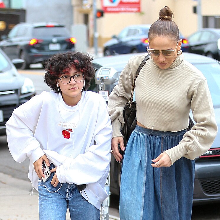 Jennifer Lopez presenta a su hija Emme, de 14 años, como persona no binaria y usando el género neutro